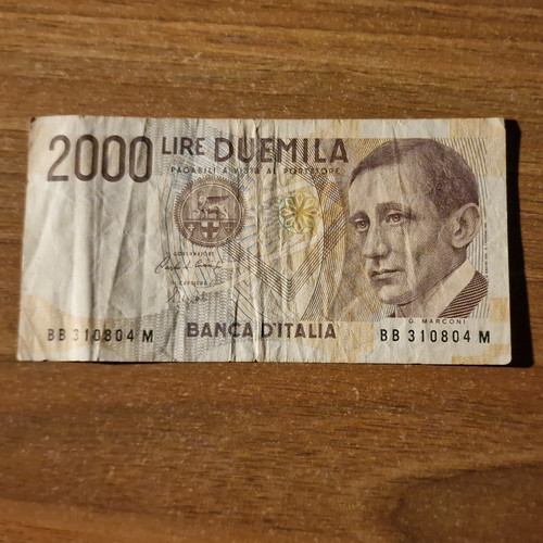 Banconota italia 2000 - italia,